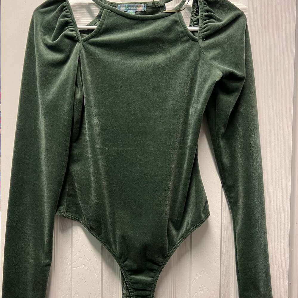 GOOD LUCK GEM Dark Green Velvet Long Sleeve W/Shoulder Cutout Bodysuit Size XS